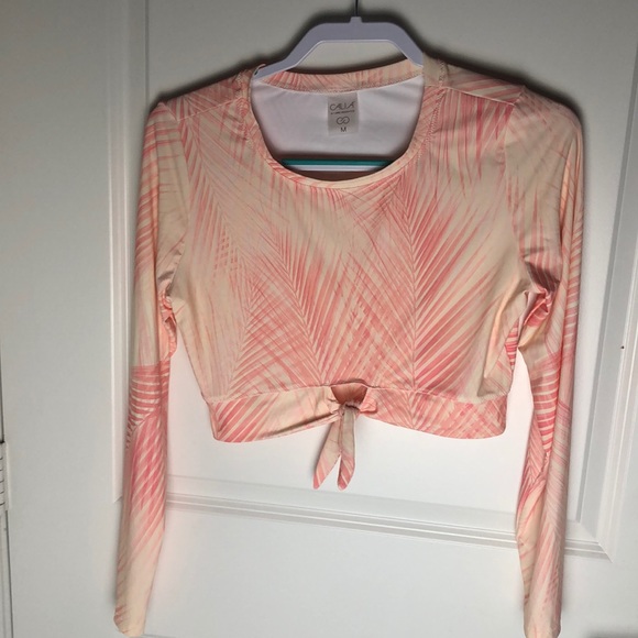 Carrie Underwood Cropped Long Sleeve Tropical Top - Picture 2 of 5